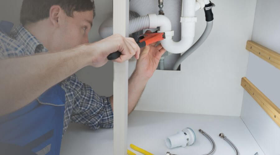 Expert burst pipe repair services in Pratt, KS